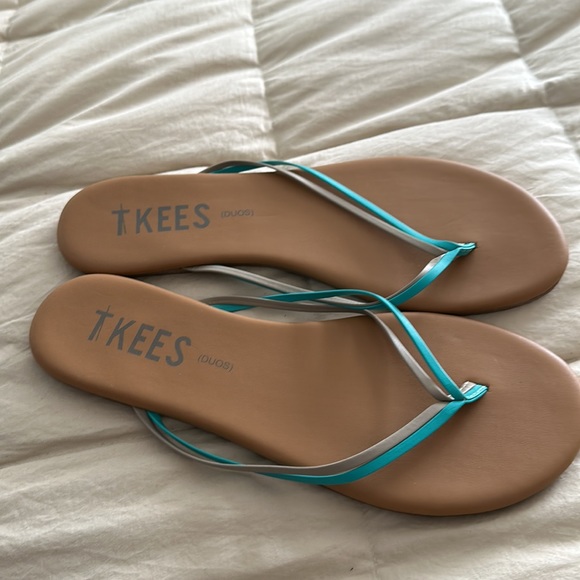 TKees size 7 .. never worn - Picture 4 of 4